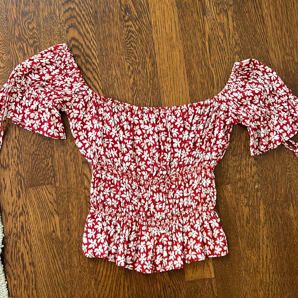Refermation off the shoulder top